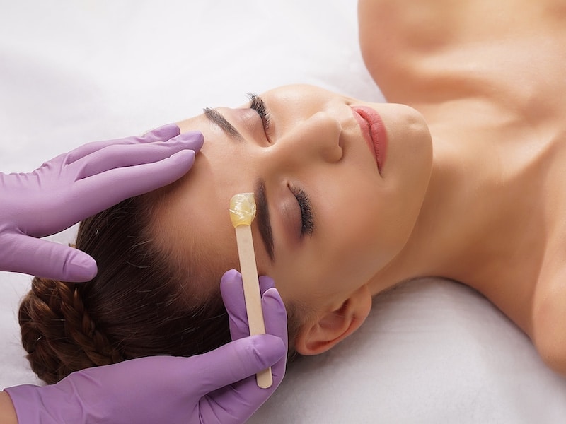 Summer Skin Ready: Expert Waxing and Sunless Tanning at A Moment’s Peace